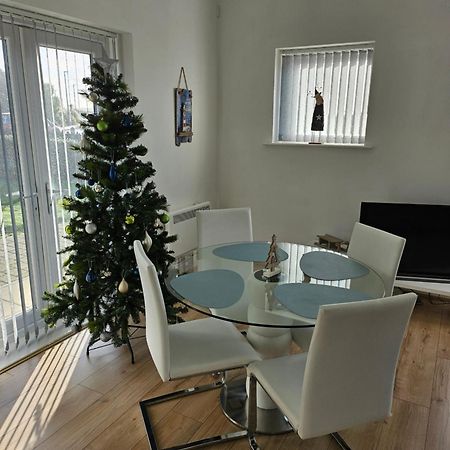 Coastal Apartment With Beach On Your Doorstep! Llanelli Luaran gambar