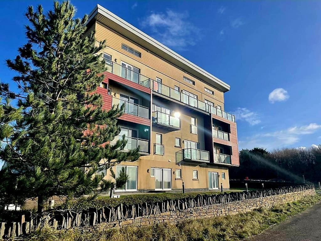 Coastal Apartment With Beach On Your Doorstep! Llanelli Luaran gambar