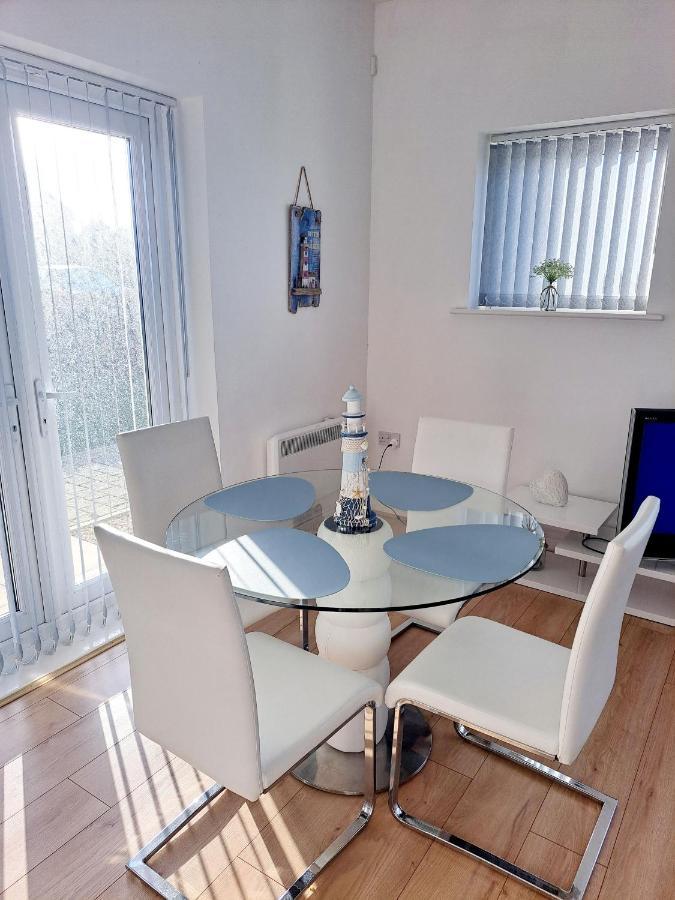 Coastal Apartment With Beach On Your Doorstep! Llanelli Luaran gambar